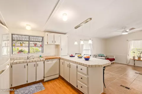 2233 E Behrend Dr #52, Phoenix, AZ 85024