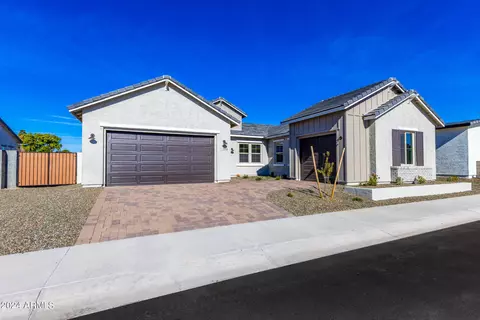 7558 W Gelding Dr, Peoria, AZ 85381