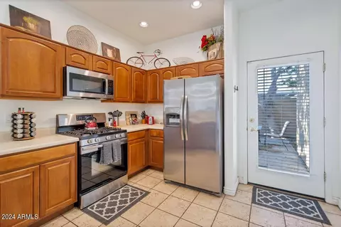 5015 E Cheyenne Dr #6, Phoenix, AZ 85044 photo 3