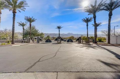 2825 E Dunbar Dr, Phoenix, AZ 85042