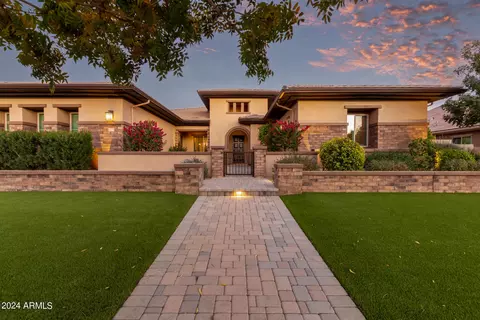 6075 S Tanina St, Gilbert, AZ 85298