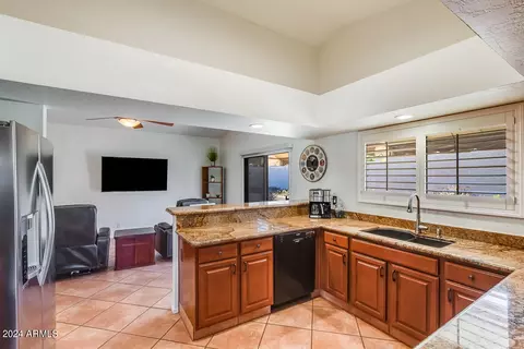 1838 E Waltann Ln, Phoenix, AZ 85022 photo 4