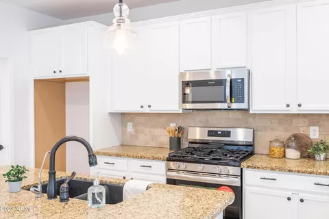 Kitchen - 11017 E Shepperd Ave, Mesa, AZ 85212 photo 6 of 12