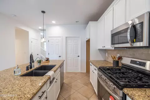 Kitchen - 11017 E Shepperd Ave, Mesa, AZ 85212 photo 8 of 12