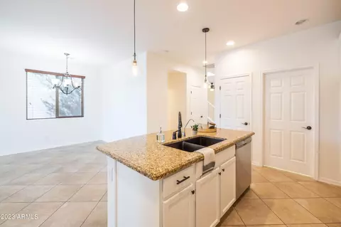 Kitchen - 11017 E Shepperd Ave, Mesa, AZ 85212 photo 9 of 12