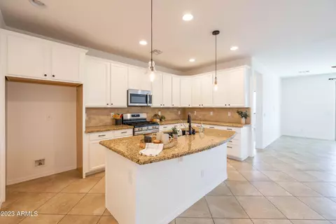 Kitchen - 11017 E Shepperd Ave, Mesa, AZ 85212 photo 1 of 12
