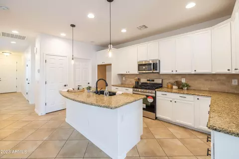 Kitchen - 11017 E Shepperd Ave, Mesa, AZ 85212 photo 3 of 12