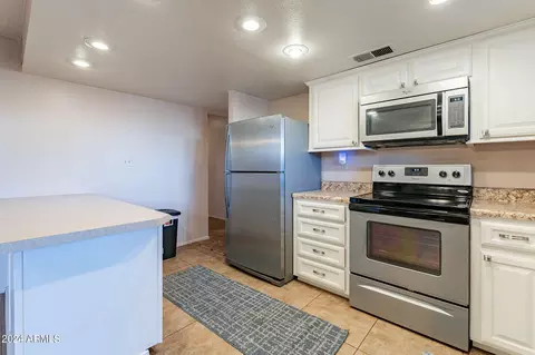 7757 N 19th Ave, Phoenix, AZ 85021 photo 2
