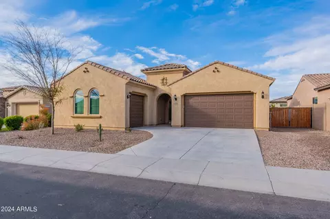 10910 E Travertine Ave, Mesa, AZ 85212