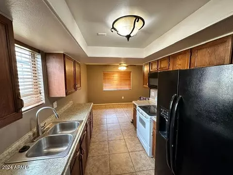 3822 W Mitchell Dr, Phoenix, AZ 85019 photo 3
