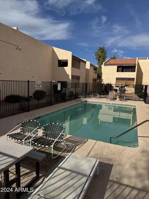 720 E Alice Ave #106, Phoenix, AZ 85020