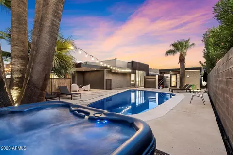 Exterior - 3526 E Mountain View Rd, Phoenix, AZ 85028 photo 3 of 8
