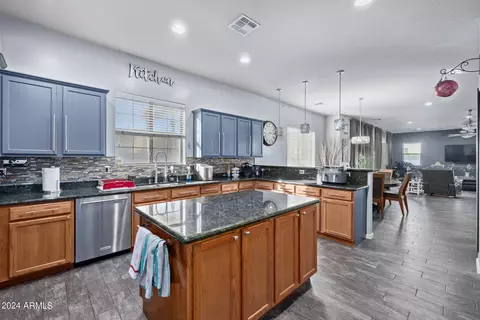 Kitchen - 6026 S Mack Ave, Gilbert, AZ 85298 photo 3 of 6