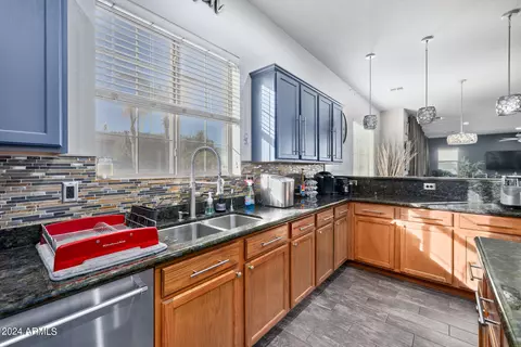 Kitchen - 6026 S Mack Ave, Gilbert, AZ 85298 photo 5 of 6