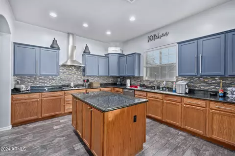 Kitchen - 6026 S Mack Ave, Gilbert, AZ 85298 photo 2 of 6