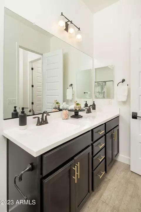 3207 E Robin Ln, Phoenix, AZ 85050 photo 23