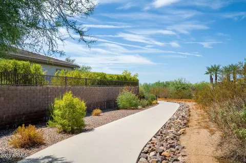 3207 E Robin Ln, Phoenix, AZ 85050 photo 37