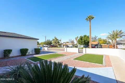 2327 E Mitchell Dr, Phoenix, AZ 85016 photo 6