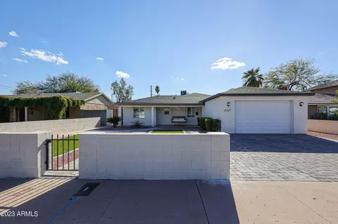 2327 E Mitchell Dr, Phoenix, AZ 85016 photo 2