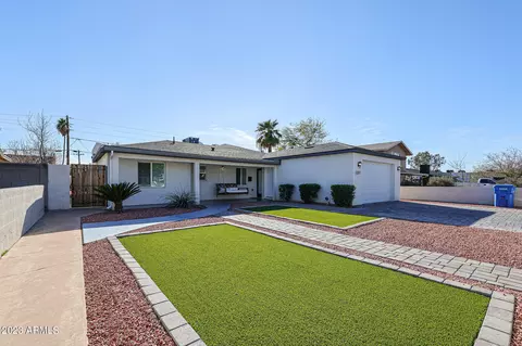 2327 E Mitchell Dr, Phoenix, AZ 85016 photo 11