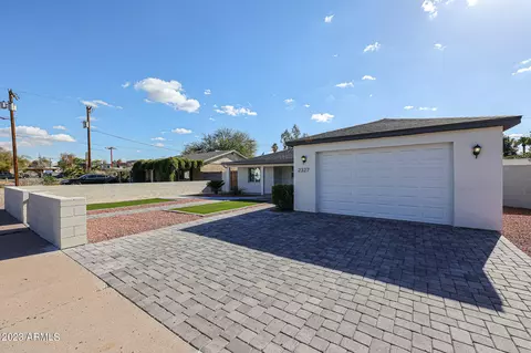 2327 E Mitchell Dr, Phoenix, AZ 85016 photo 9