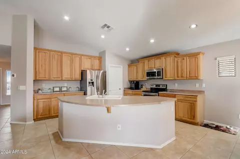 3569 E Kesler Ln, Gilbert, AZ 85295 photo 7