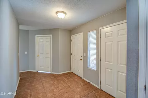 2528 E Roeser Rd, Phoenix, AZ 85040 photo 6