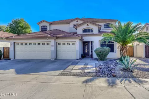 8809 W Frier Dr, Glendale, AZ 85305