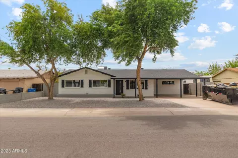 2437 W Echo Ln, Phoenix, AZ 85021
