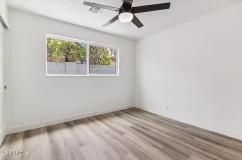 2437 W Echo Ln, Phoenix, AZ 85021 photo 14