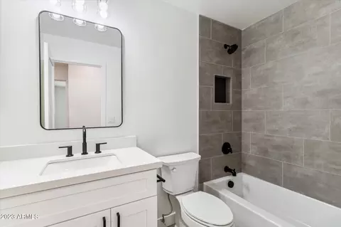 2437 W Echo Ln, Phoenix, AZ 85021 photo 11
