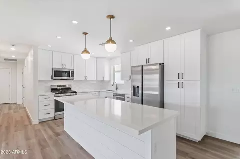 2437 W Echo Ln, Phoenix, AZ 85021 photo 5