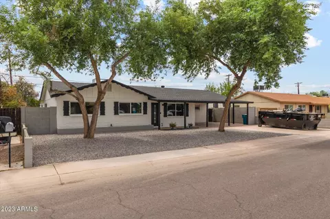 2437 W Echo Ln, Phoenix, AZ 85021 photo 2