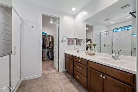 Bath - 2448 E Pelican Dr, Gilbert, AZ 85297 photo 2 of 5