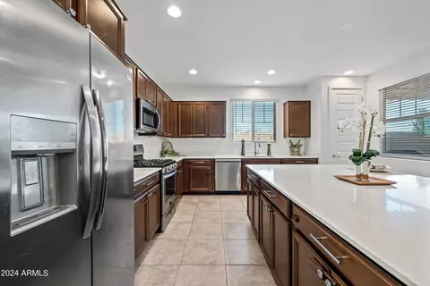 Kitchen - 2448 E Pelican Dr, Gilbert, AZ 85297 photo 1 of 8