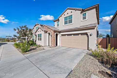 Exterior - 2448 E Pelican Dr, Gilbert, AZ 85297 photo 2 of 9