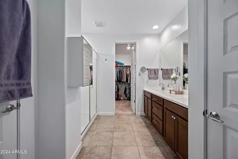 Kitchen - 2448 E Pelican Dr, Gilbert, AZ 85297 photo 8 of 8