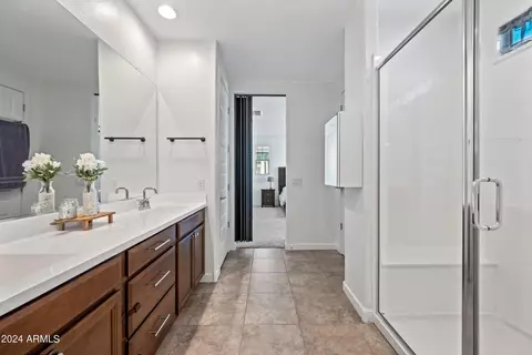 Bath - 2448 E Pelican Dr, Gilbert, AZ 85297 photo 3 of 5
