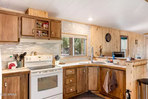 2931 Breezy Pine Dr, Overgaard, AZ 85933 photo 12