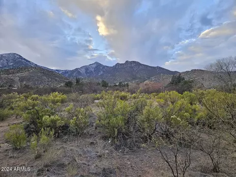 1 E Acre E Catclaw Cir #B, Hereford, AZ 85615