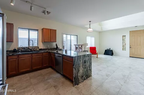 2711 E Schiliro Cir, Phoenix, AZ 85032 photo 5