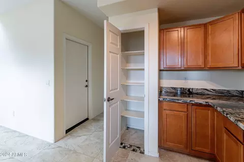 2711 E Schiliro Cir, Phoenix, AZ 85032 photo 8