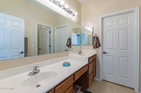 2711 E Schiliro Cir, Phoenix, AZ 85032 photo 20