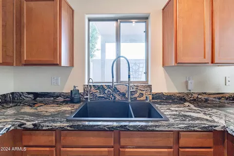 2711 E Schiliro Cir, Phoenix, AZ 85032 photo 7