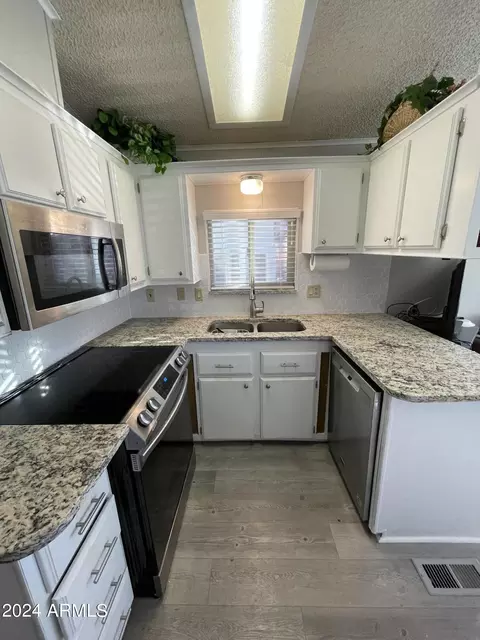 1073 S Seneca Dr #73, Apache Junction, AZ 85119