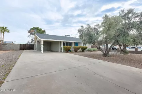 5749 N 71st Ave, Glendale, AZ 85303