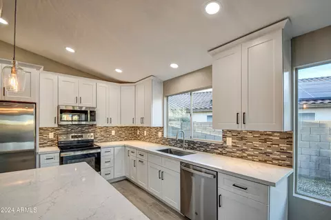 839 S Honeysuckle Ln, Gilbert, AZ 85296 photo 7