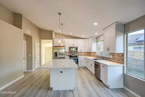 839 S Honeysuckle Ln, Gilbert, AZ 85296 photo 6