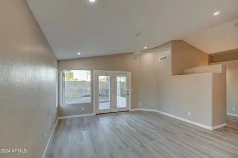 839 S Honeysuckle Ln, Gilbert, AZ 85296 photo 9
