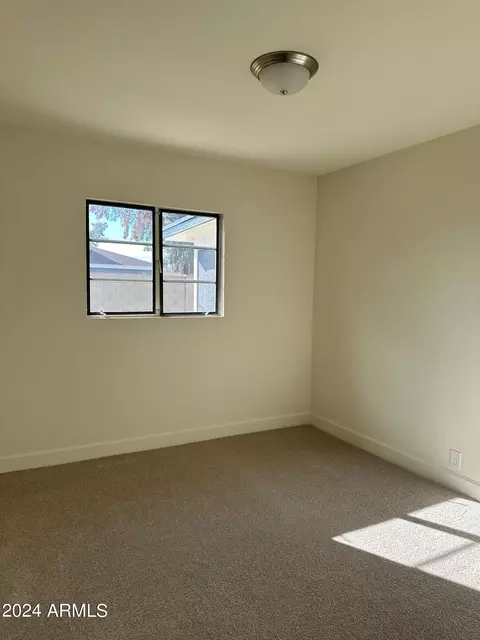 3231 E Monte Vista Rd, Phoenix, AZ 85008 photo 9
